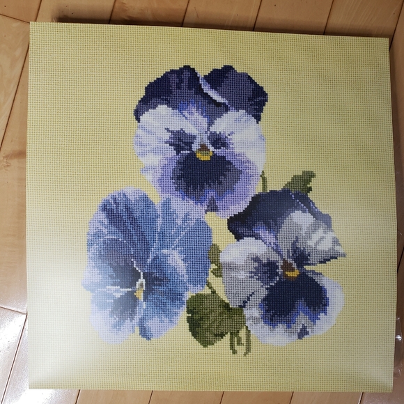 Elizabeth Bradley English Tapestry Kit Blooms Pansies Victorian Cross Stitch NEW - Picture 5 of 7